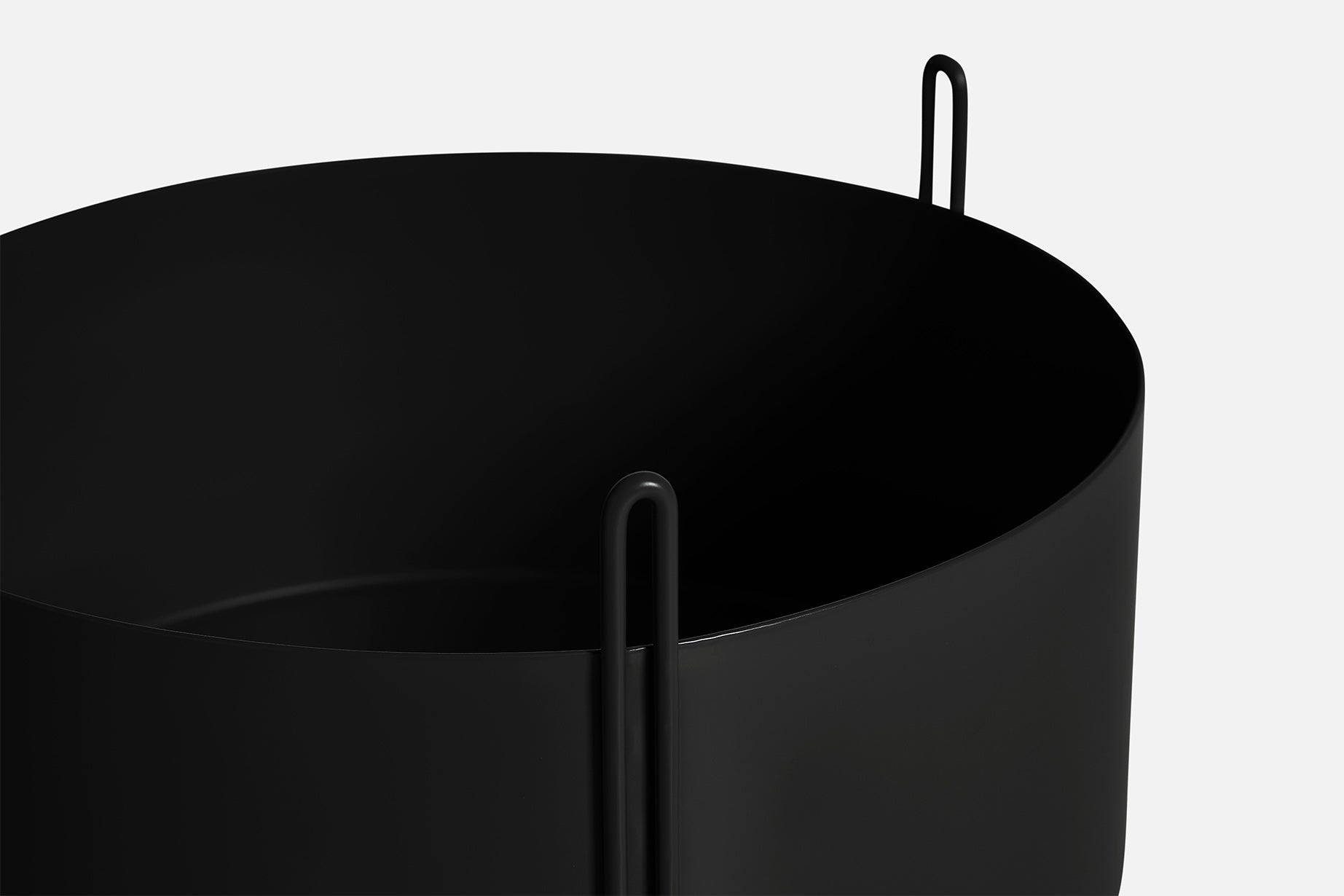 pidestall planter large black by woud at adorn.house