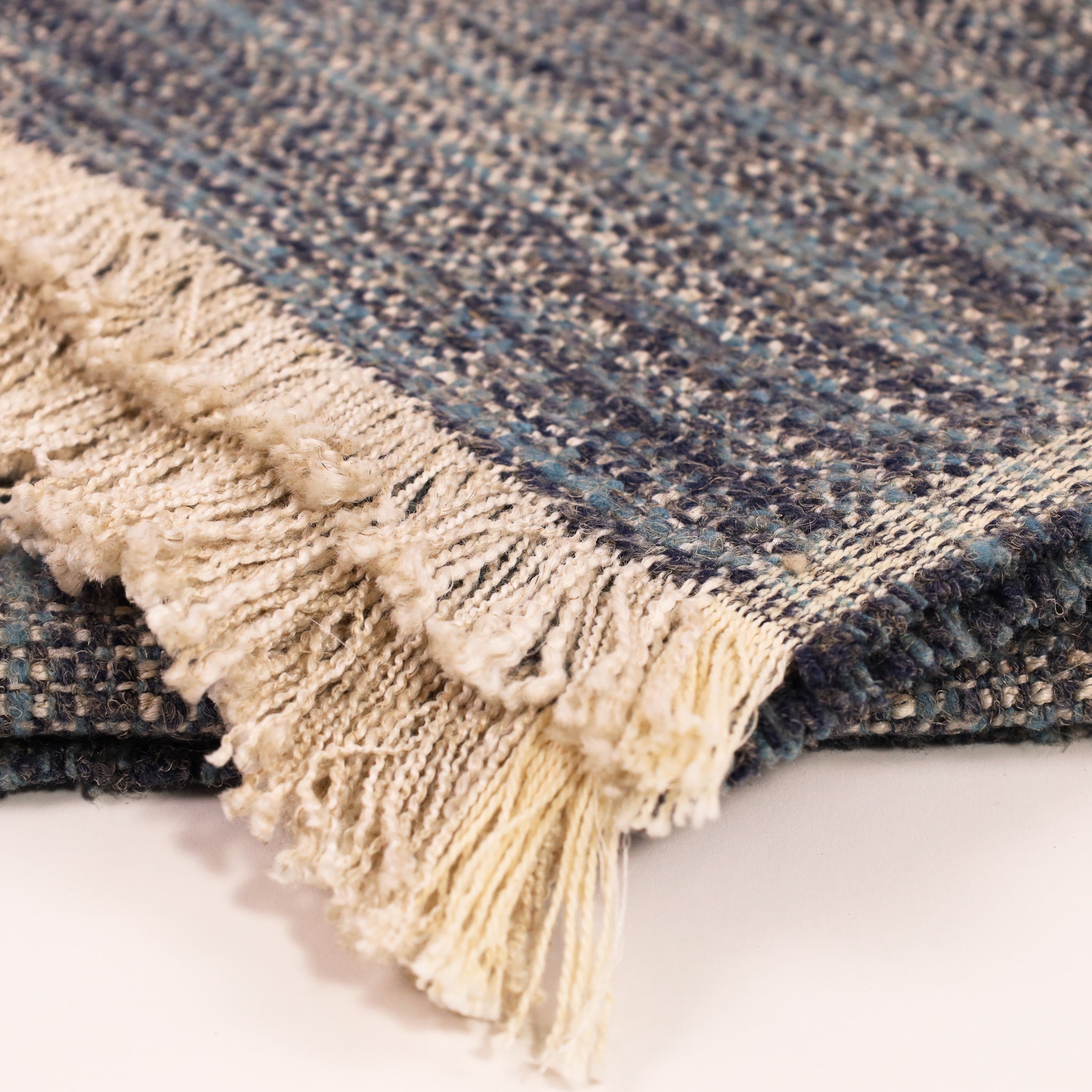 naka throw by uniquity at adorn.house